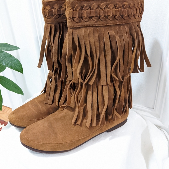 Suede calf boots moccasin style by Steve Madden. - Picture 16 of 16